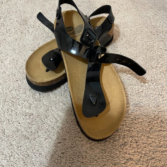 Scholl Sandal - Picture 1 of 3